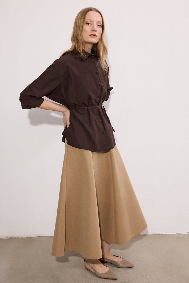 Touche Prive Chemise Brun Élégante À Manches 3/4 Et Encolure Échancrée Vêtements en gros Travail