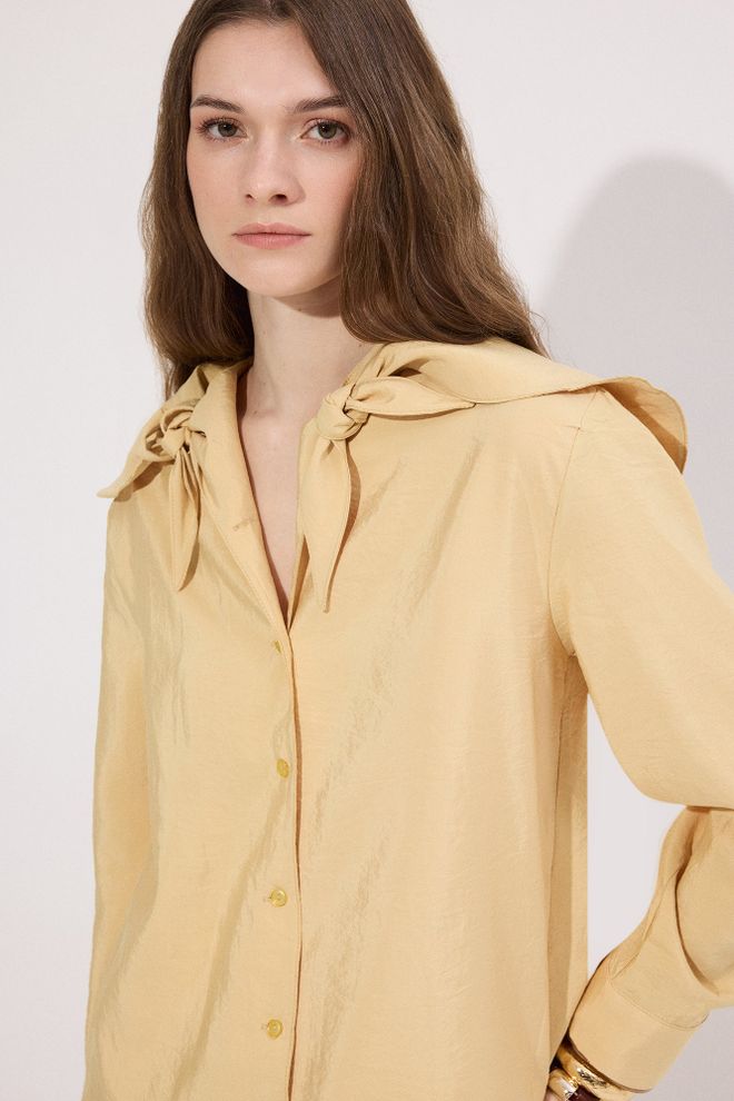 Touche Prive Желтая Повседневная Рубашка С V образным Вырезом И Пуговицами Оптовая продажа одежды Формальный