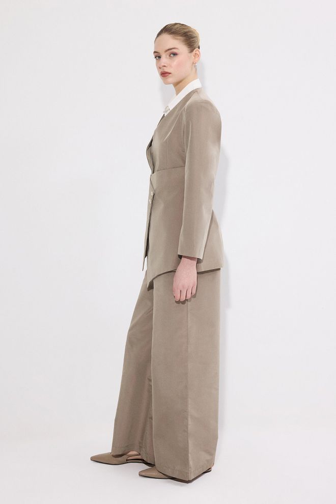 Touche Prive Beige Formal Elegant Suit Wholesale Clothing 1