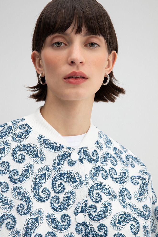 Touche Prive White Paisley Overshirt Jacket With Buttoned Closure Wholesale Clothing Spring