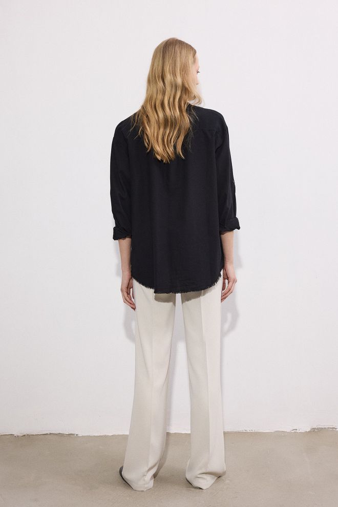 Touche Prive Μαύρο Πουκάμισο Με Μεγάλο Μέγεθος Κουμπιά Και Notched Λαιμόκοψη Χονδρικό εμπόριο ενδυμάτων Απλό