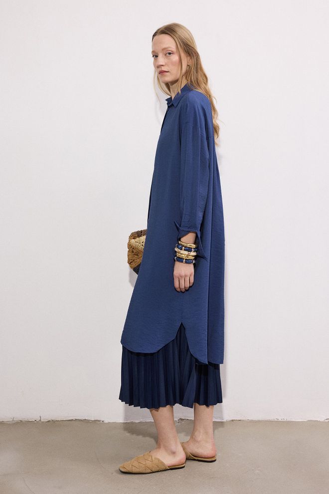 Touche Prive Chemise Bleu Marine Longue Oversize À Col Polo Et Boutons Manches Droites Décontractée Modeste Élégante Vêtements en gros Modeste