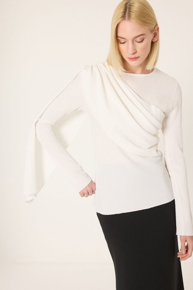 Touche Prive Elegant White Blouse With Slim Fit And Long Sleeves Wholesale Clothing 1