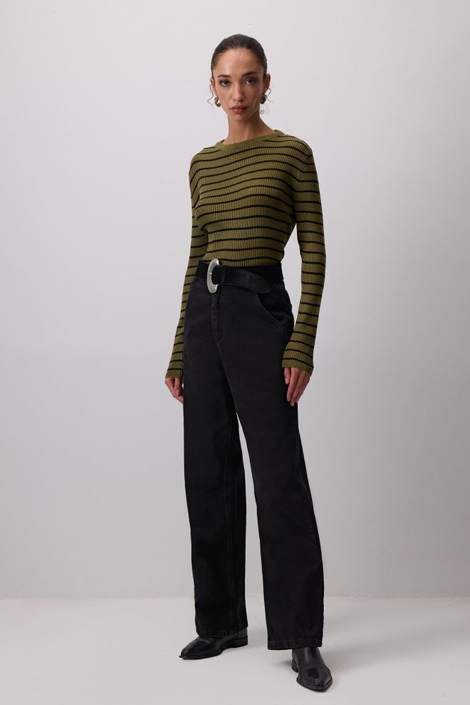 Touche Prive Zielony Sweter W Paski Slim Fit Hurtowa sprzedaż odzieży Casual