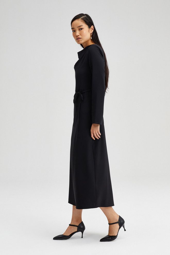 Touche Prive Elegante Zwarte Wikkeljurk Met Midi Lengte Groothandel Kleding Werk