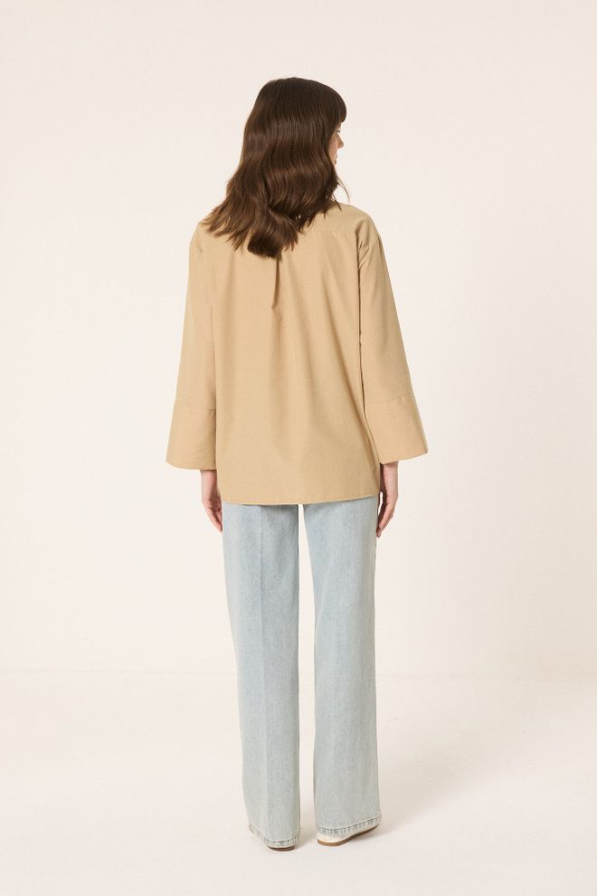 Touche Prive Camicia Beige Elegante Con Collo Dentellato E Chiusura Abbottonata Abbigliamento all'ingrosso Casuale