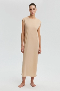 A wholesale clothing model wears tou12687-sleeveless-dress-lining-beige, Turkish wholesale Dress of Touche Prive