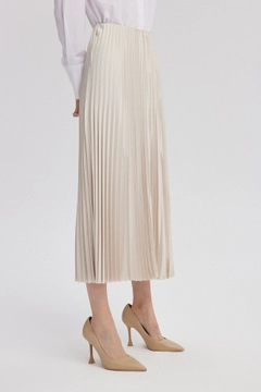 A wholesale clothing model wears TOU10004 - Pleated Satin Skirt, Turkish wholesale Skirt of Touche Prive