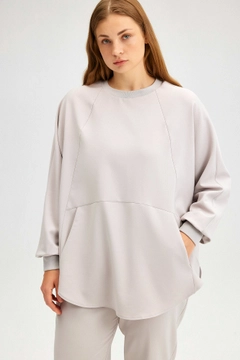 A wholesale clothing model wears tou12167-pocket-crepe-tunic-grey, Turkish wholesale Tunic of Touche Prive