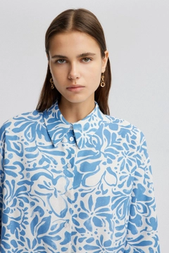 Модель оптовой продажи одежды носит tou12857-linen-textured-patterned-shirt-blue, турецкий оптовый товар Рубашка от Touche Prive.