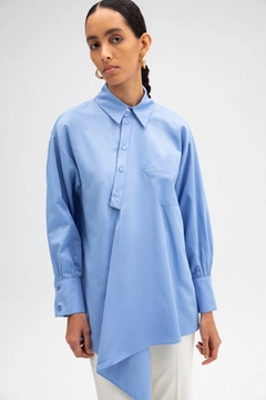 A wholesale clothing model wears TOU10665 - Asymmetric Poplin Tunic - Blue, Turkish wholesale Tunic of Touche Prive