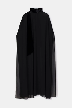 Un mannequin de vêtements en gros porte TOU11064 - Sleeveless Shiffon Tunic With Neckband - Black, Tunique en gros de Touche Prive en provenance de Turquie