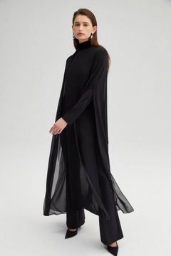 Ein Bekleidungsmodell aus dem Großhandel trägt TOU11064 - Sleeveless Shiffon Tunic With Neckband - Black, türkischer Großhandel Tunika von Touche Prive