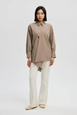 Ένα μοντέλο χονδρικής πώλησης ρούχων φοράει tou12948-asymmetric-poplin-tunic-mink, τούρκικο  χονδρικής πώλησης από 