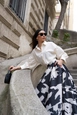 Hurtowa modelka nosi tou11072-patterned-satin-skirt-ecru, turecka hurtownia  firmy 