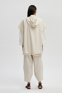 A wholesale clothing model wears tou12957-hooded-linen-jacket-with-tassel-detail-cream, Turkish wholesale Jacket of Touche Prive
