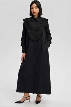 Модел на дрехи на едро носи tou12982-pleat-detailed-shirt-dress-black, турски едро рокля на Touche Prive