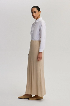 A wholesale clothing model wears tou13025-naturel-look-skirt-beige, Turkish wholesale Skirt of Touche Prive
