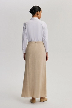 A wholesale clothing model wears tou13025-naturel-look-skirt-beige, Turkish wholesale Skirt of Touche Prive