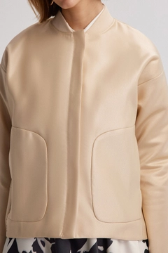 A wholesale clothing model wears tou12877-satin-jacket-with-pocket-detail-beige, Turkish wholesale Jacket of Touche Prive