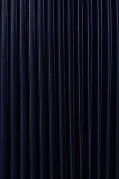 Ένα μοντέλο χονδρικής πώλησης ρούχων φοράει tou12818-pleated-skirt-blue, τούρκικο Φούστα χονδρικής πώλησης από Touche Prive