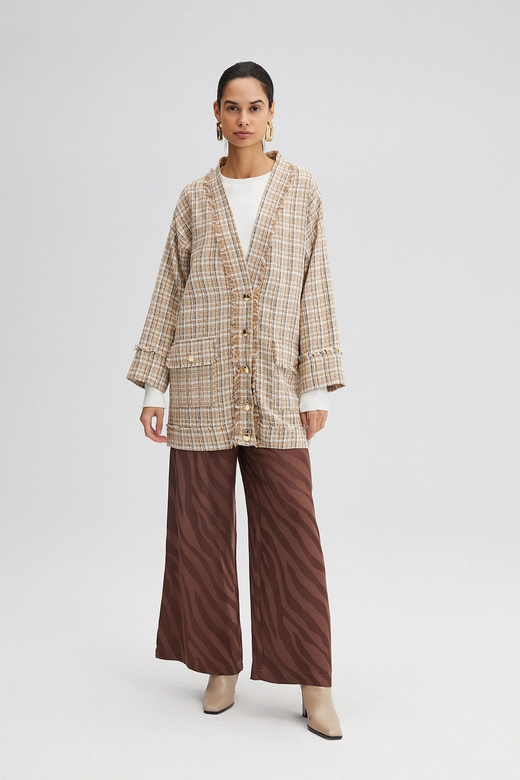 A model wears TOU10291 - Plaid Jacket With Pocket - Beige, wholesale Jacket of Touche Prive to display at Lonca
