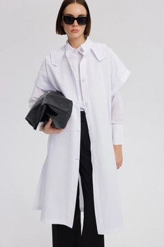 Hurtowa modelka nosi tou12532-hooded-waiscoat-white, turecka hurtownia Kamizelka firmy Touche Prive