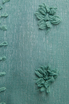 Una modella di abbigliamento all'ingrosso indossa tou12650-floral-lace-bomber-jacket-green, vendita all'ingrosso turca di Giacca di Touche Prive