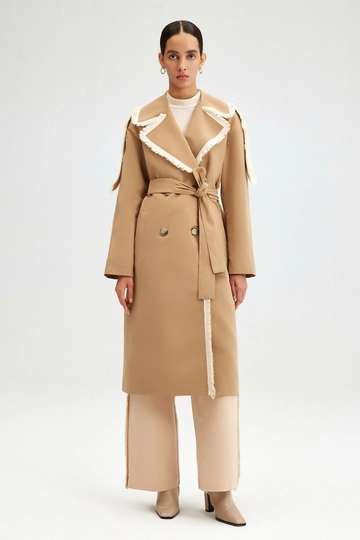 A wholesale clothing model wears  Double Breasted Trenchcoat With Fringe Detail - Beige
, Turkish wholesale Trenchcoat of Touche Prive