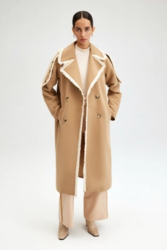 A wholesale clothing model wears tou12351-double-breasted-trenchcoat-with-fringe-detail-beige, Turkish wholesale Trenchcoat of Touche Prive