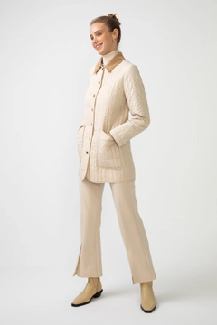 Veleprodajni model oblačil nosi 46710 - VELVET COLLAR THIN QUILTED JACKET, turška veleprodaja Jakna od Touche Prive