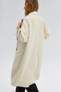 Un model de îmbrăcăminte angro poartă 31241 - Double Breasted Trenchcoat With Armlaced, turcesc angro Palton de Touche Prive