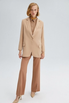 Ein Bekleidungsmodell aus dem Großhandel trägt 33960 - Blazer Jacket With Button, türkischer Großhandel Jacke von Touche Prive