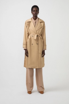 A wholesale clothing model wears 34165 - Double Breasted Relaxed Trench Coat, Turkish wholesale Trenchcoat of Touche Prive