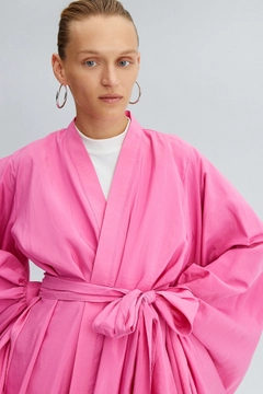 Ένα μοντέλο χονδρικής πώλησης ρούχων φοράει 34396 - Sare Kimono, τούρκικο Κιμονό χονδρικής πώλησης από Touche Prive