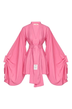 Un mannequin de vêtements en gros porte 34396 - Sare Kimono, Kimono en gros de Touche Prive en provenance de Turquie
