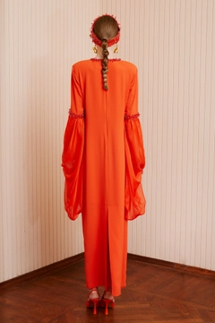 Una modella di abbigliamento all'ingrosso indossa 34399 - Sunshine Dress, vendita all'ingrosso turca di Vestito di Touche Prive