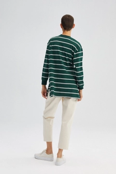 عارض ملابس بالجملة يرتدي 34550 - Striped Printed T-Shirt، تركي بالجملة تي شيرت من Touche Prive