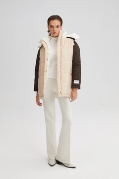 Модел на дрехи на едро носи 34562 - Multicolored Puffer Jacket, турски едро Палто на Touche Prive