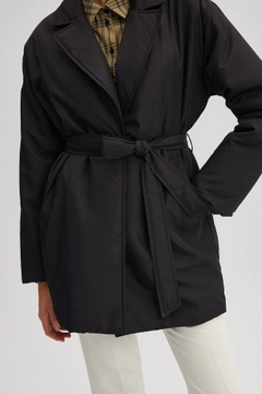 Ένα μοντέλο χονδρικής πώλησης ρούχων φοράει 34593 - Oversize Puffer Jacket, τούρκικο Μπουφάν χονδρικής πώλησης από Touche Prive