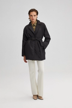 Ein Bekleidungsmodell aus dem Großhandel trägt 34593 - Oversize Puffer Jacket, türkischer Großhandel Jacke von Touche Prive
