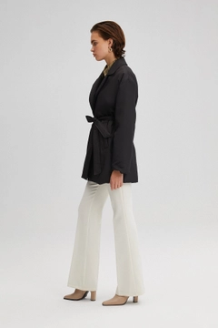 Ein Bekleidungsmodell aus dem Großhandel trägt 34593 - Oversize Puffer Jacket, türkischer Großhandel Jacke von Touche Prive
