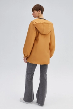 Модел на дрехи на едро носи 34596 - Oversize Puffer Jacket, турски едро Палто на Touche Prive