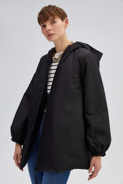 A wholesale clothing model wears 34597 - Oversize Puffer Jacket, Turkish wholesale Coat of Touche Prive