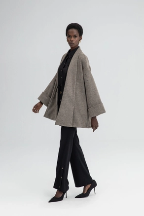 A model wears 34504 - Shawl Collar Fleece Coat, wholesale Coat of Touche Prive to display at Lonca