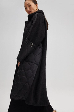 A wholesale clothing model wears 34708 - Quilted Coat With Plush Neck, Turkish wholesale Coat of Touche Prive