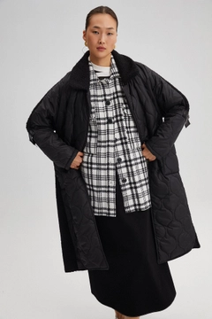 A wholesale clothing model wears 34708 - Quilted Coat With Plush Neck, Turkish wholesale Coat of Touche Prive