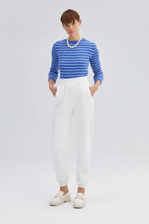 A model wears 34715 - Basic Sweatpants, wholesale Sweatpants of Touche Prive to display at Lonca