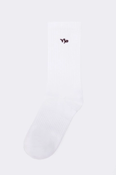 A wholesale clothing model wears tou11740-embroidered-socks-white-&-claret-red, Turkish wholesale Socks of Touche Prive
