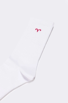 A wholesale clothing model wears tou11741-embroidered-socks-white-&-plum-color, Turkish wholesale Socks of Touche Prive